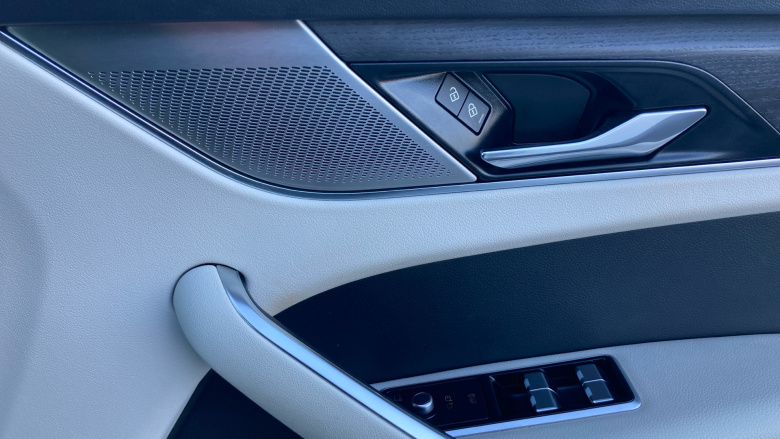 Jaguar F-Pace 2.0 D200 R-Dynamic Black 5dr Auto AWD Diesel Estate